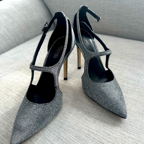 Michael Kors beautiful silver shoes - Picture 1 of 4